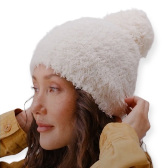 LEMON Snow Drift Pom Pom Beanie - Picture 6 of 14